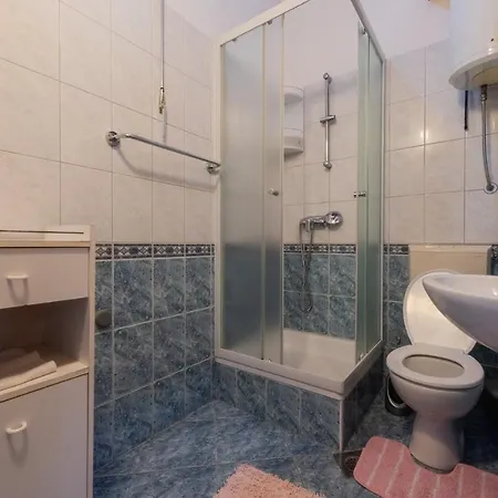 Perica East Guest house *