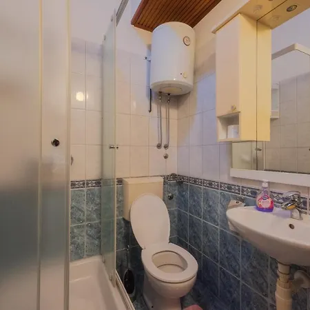 Perica East Guest house *