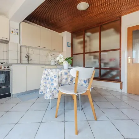 Perica East Guest house