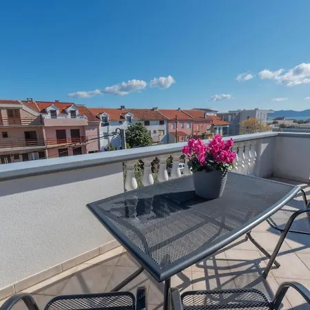 Guest house Perica East
